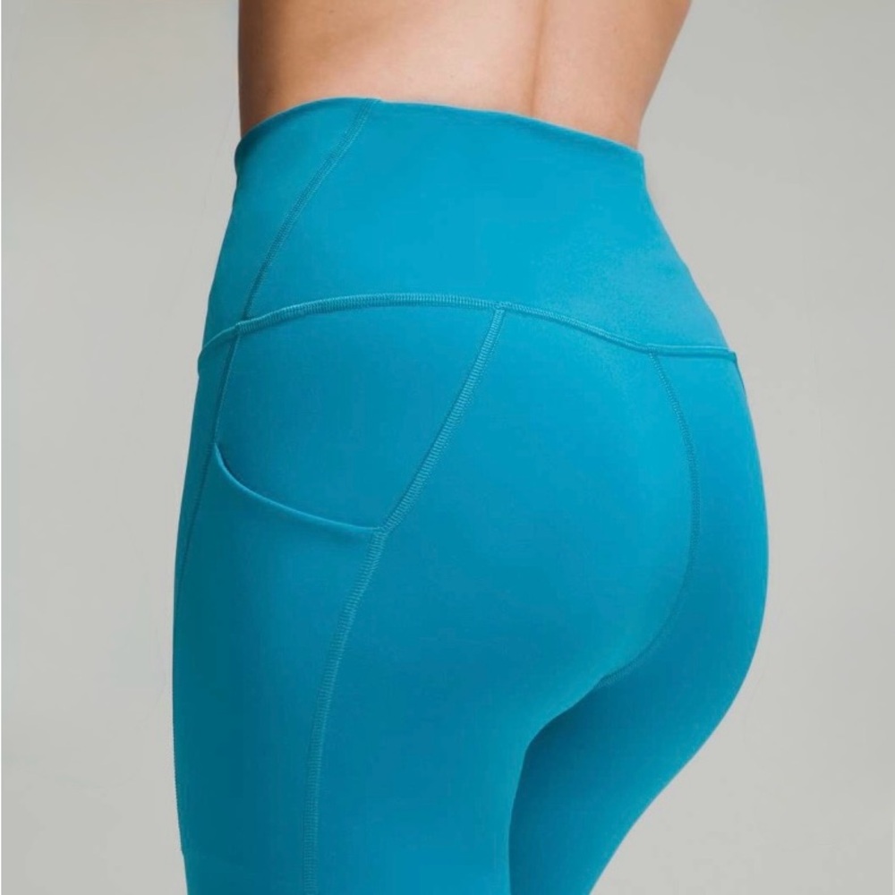 Lululemon Fast Free Tight 19’ Nulux Hawaii Blue sz 4